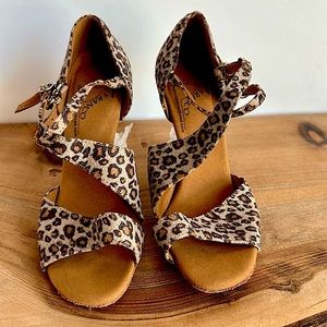 G franco salsa Latin  dance shoes Strappy  leopard print size 6 Heel 31/4